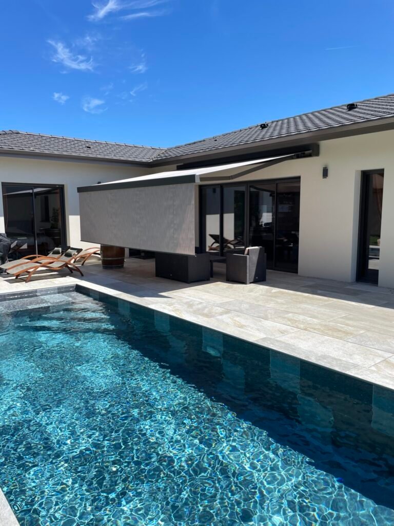 store-harol-lux-ral2900-ombre-antiuv-protection-solaire-somfy-toile-lambrequin-leds-martignassurjalle-bordeaux-bassinarcachon-dickson-orchestra-veozip (1)