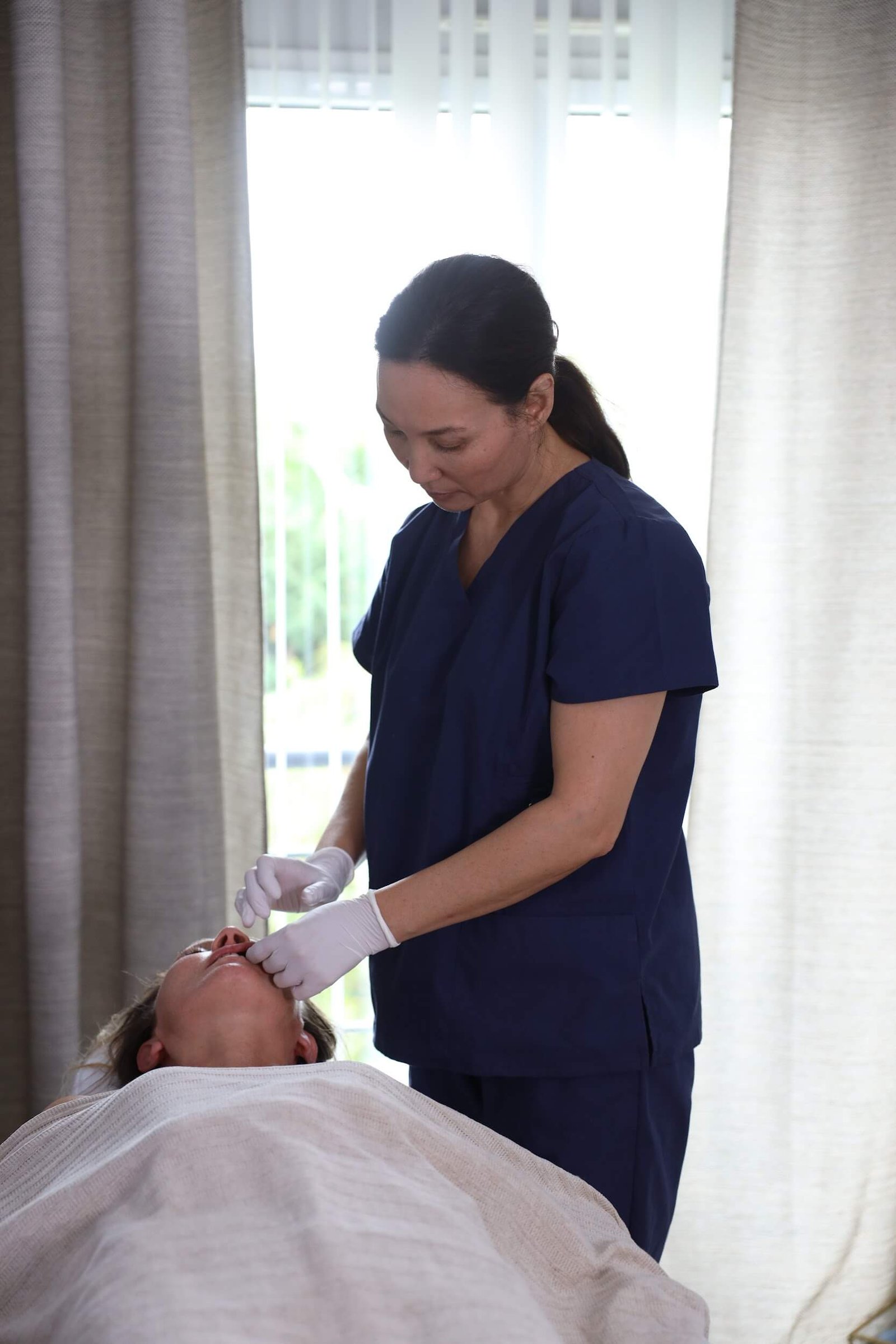 Massage du visage par l'entreprise Shanrak